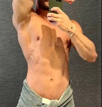 V_MUSCL - Acompañantes masculino in Dubai