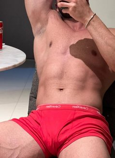 V_MUSCL - Male escort in Dubai Photo 3 of 7