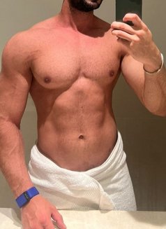 V_MUSCL - Male escort in Dubai Photo 5 of 7