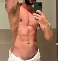 V_MUSCL - Male escort in Dubai