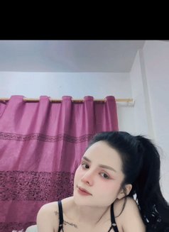 Vy Tay - puta in Muscat Photo 2 of 6