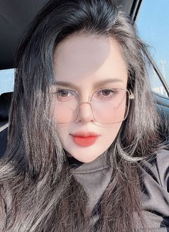 Vy Tay - puta in Muscat Photo 5 of 6