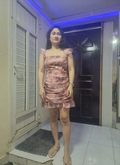 Vyvy - escort in Dubai Photo 2 of 3