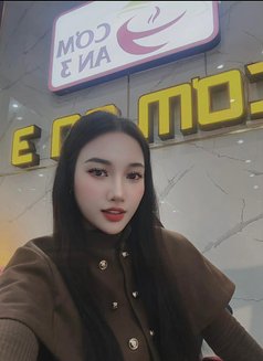 Vyvy - escort in Mumbai Photo 2 of 7