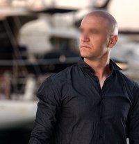 W E S T E R N 20 CM - Male escort in Mumbai