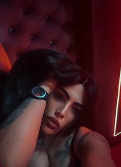 Waad Queen - Transsexual escort in Beirut Photo 1 of 13