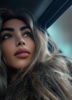 Waad Queen - Transsexual escort in Beirut Photo 11 of 13