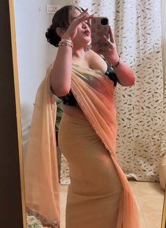 Bhabhi cam - escort in Mumbai Photo 2 of 2