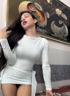 Wafiy Khan - Transsexual escort in New Delhi Photo 1 of 25