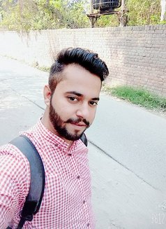 Wahab Khan - Male escort in Lahore Photo 5 of 7