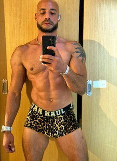 Wakwak - Male escort in Dubai Photo 5 of 6