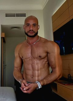 Wakwak - Male escort in Dubai Photo 7 of 7