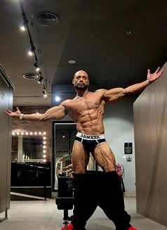 Wakwak - Male escort in Dubai Photo 8 of 8