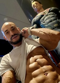 Wakwak - Male escort in Dubai Photo 7 of 8
