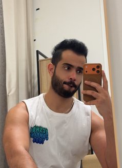 walid - Male escort in Muscat Photo 9 of 9