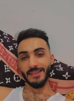 Walid for men ,women and couples - Male escort in Abu Dhabi Photo 6 of 8