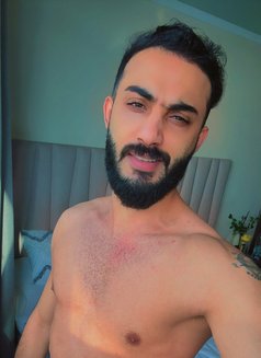 Walid for men women رجال ونساء - Male escort in Abu Dhabi Photo 12 of 12