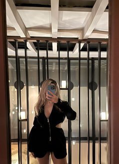 Wanda - escort in Dubai Photo 6 of 7