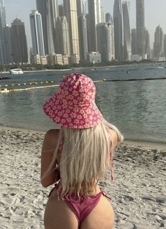Wanda - puta in Dubai Photo 2 of 4