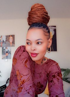 Wangari - masseuse in Nairobi Photo 4 of 4