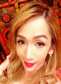 Wanna Have Massage With a Happy Ending** - Transsexual escort in Makati City Photo 4 of 7