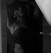 Zerah - Acompañantes transexual in Kochi