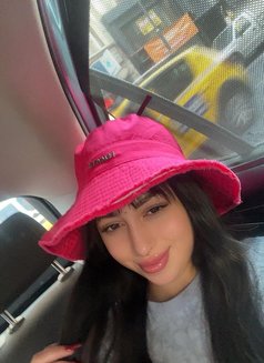 Warda - puta in Dubai Photo 5 of 6