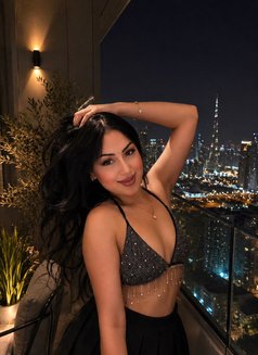 Warda - puta in Dubai Photo 7 of 7