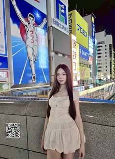 Warwar - Transsexual escort in Tokyo Photo 1 of 8