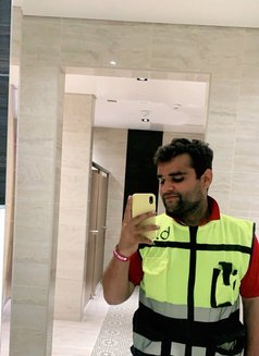 Waseem - Male escort in Dubai Photo 2 of 6