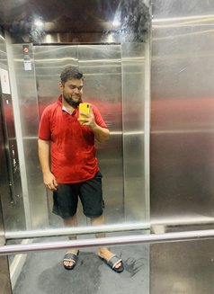 Waseem - Male escort in Dubai Photo 4 of 6