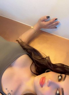 Wateen - Transsexual escort in Amman Photo 10 of 16