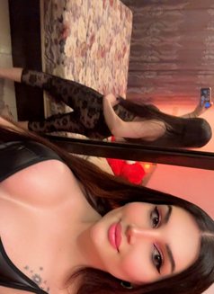 Wateen - Transsexual escort in Amman Photo 18 of 19