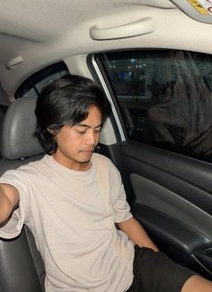 Wave 69 - Acompañantes masculino in Doha Photo 5 of 17