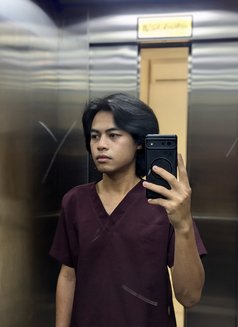 Wave 69 - Acompañantes masculino in Doha Photo 7 of 17