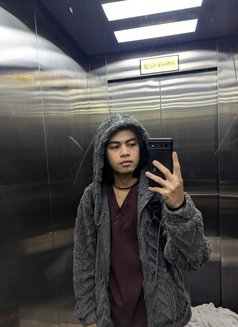 Wave 69 - Acompañantes masculino in Doha Photo 13 of 17