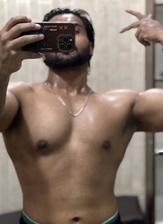 Wavyyy - Male escort in Mumbai Photo 1 of 3
