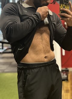 Wavyyy - Acompañantes masculino in Mumbai Photo 1 of 2