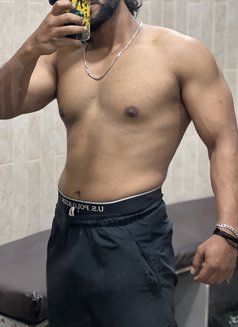 Wavyyy - Acompañantes masculino in Mumbai Photo 2 of 2