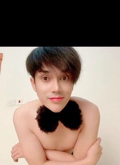 Wawa - masseur in Al Manama Photo 2 of 2