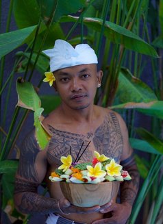 Wayan Massage - Male escort in Bali Photo 8 of 9