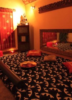 Wayang Center | TANTRIC & EROTIC MASSAGE - masseuse in Lisbon Photo 1 of 21