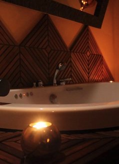 Wayang Center | TANTRIC & EROTIC MASSAGE - masseuse in Lisbon Photo 2 of 21