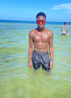 Wayne - Acompañantes masculino in Mombasa Photo 2 of 2