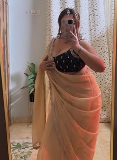 Bhabhi cam - escort in Mumbai Photo 1 of 2