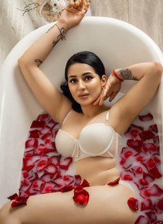 We Educated Top Russian/indian Mode Ls - Agencia de putas in Pune Photo 8 of 10