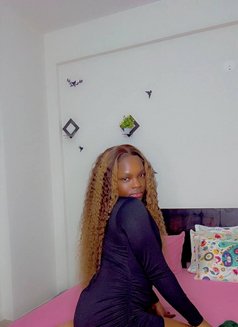 Wealth - puta in Gurgaon Photo 8 of 11