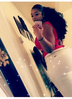 Wealth - escort in Dubai Photo 3 of 4