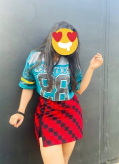 Web Cam and Full Service - escort in Colombo Photo 2 of 6