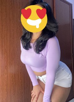 Web Cam and Full Service - escort in Colombo Photo 4 of 6